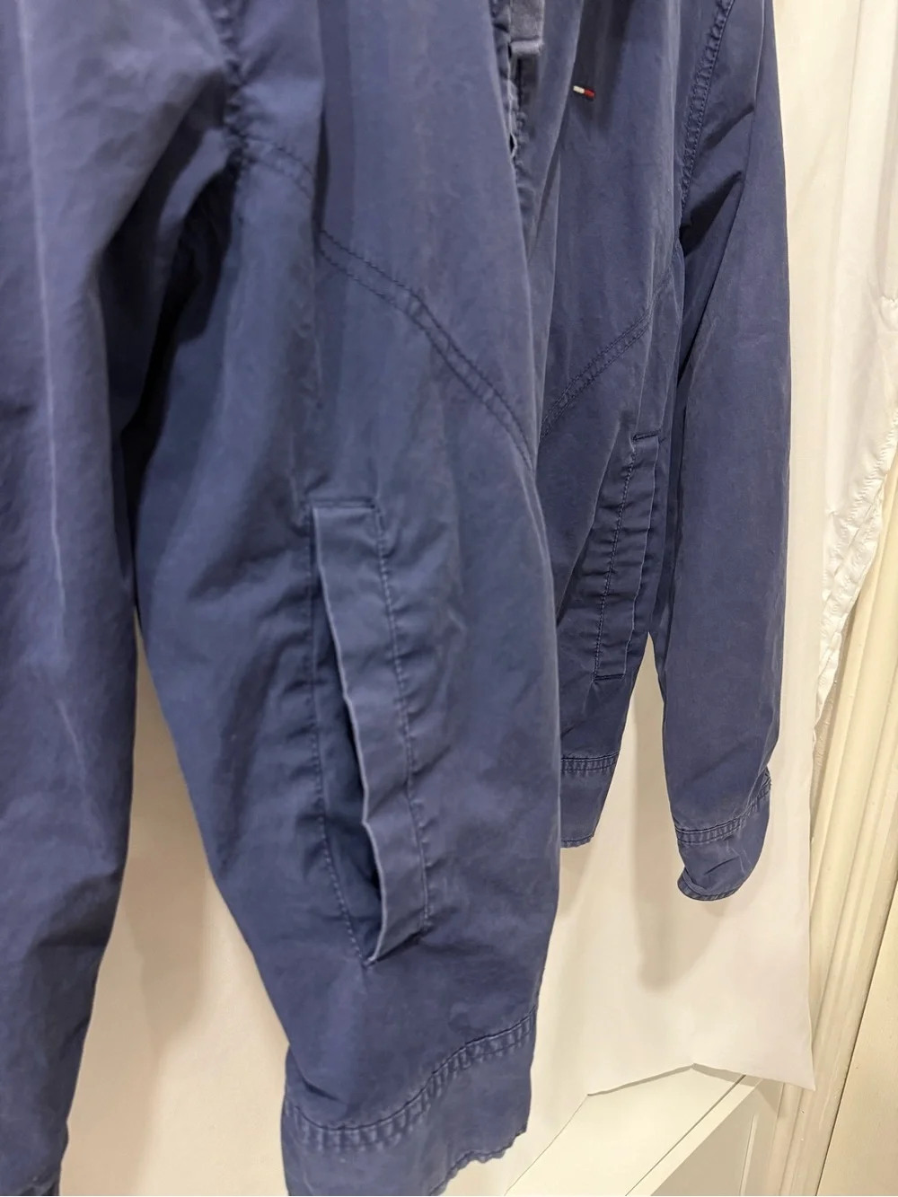 2025 Tommy Hilfiger Men's Blue Lightweight Zip Shirt Jacket
